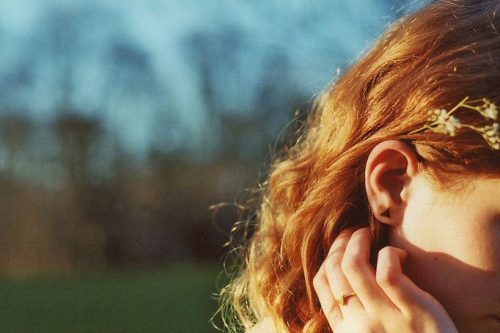 Pendientes triángulo Mountain de Fauna y Flora Handcrafted Jewelry Fotografía Tina Sosna