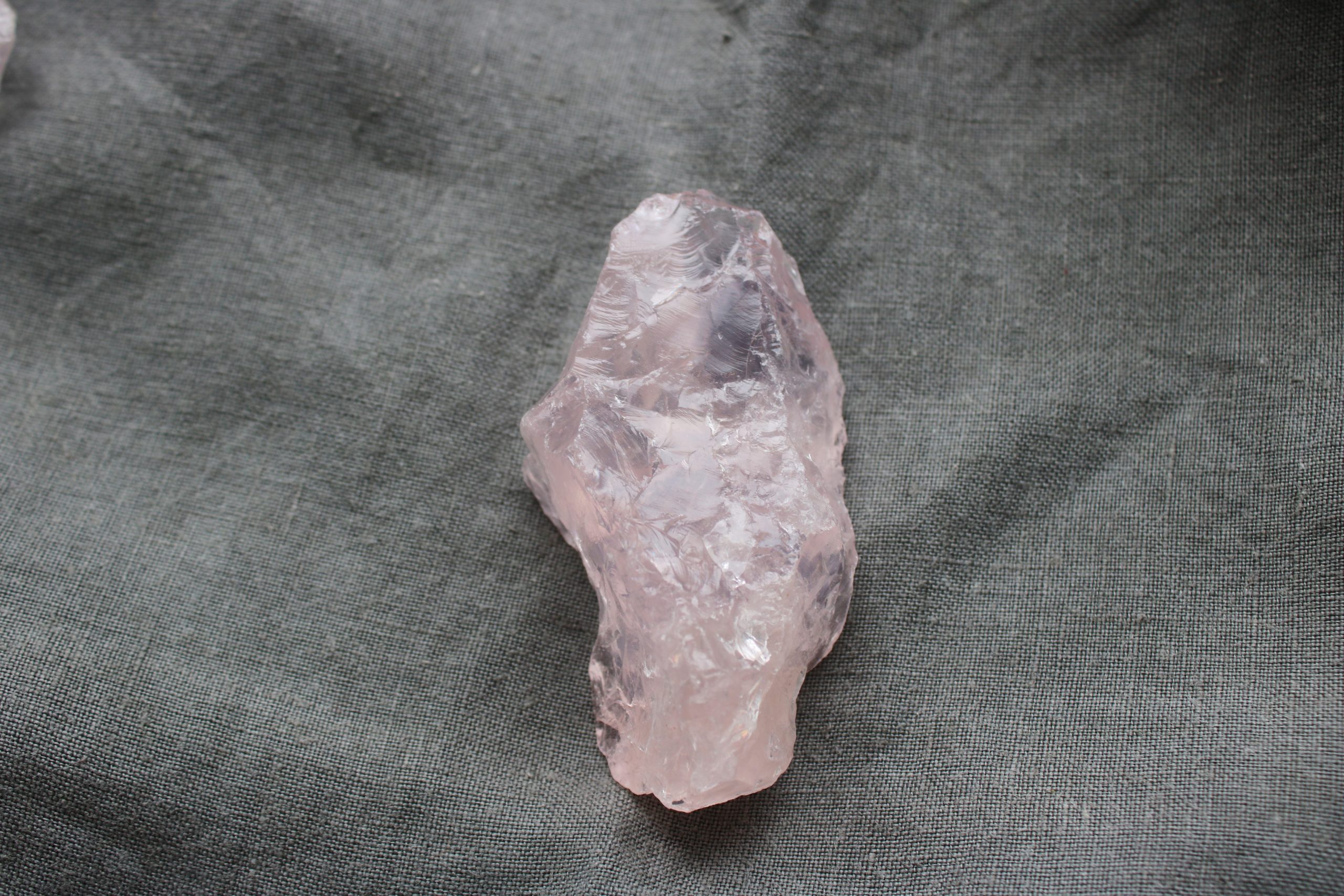 Cuarzo rosa piedra del amor Fauna y Flora Selected Crystals