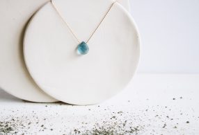 Fauna y Flora Colgante lagrima azul fluorita