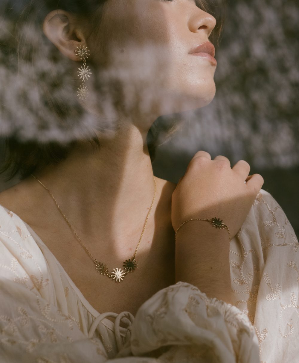 Conjunto collar pendientes y pulsera sol dorado Amanecer y Alba de Fauna y Flora